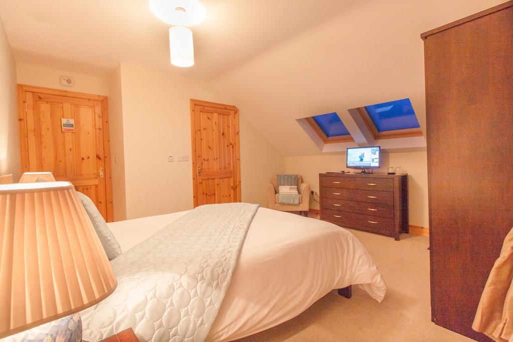 Achill Water'S Edge Bed & Breakfast Doogort ภายนอก รูปภาพ