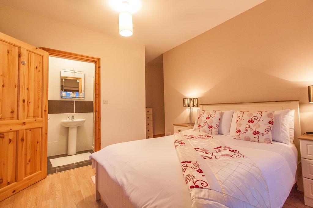 Achill Water'S Edge Bed & Breakfast Doogort ภายนอก รูปภาพ