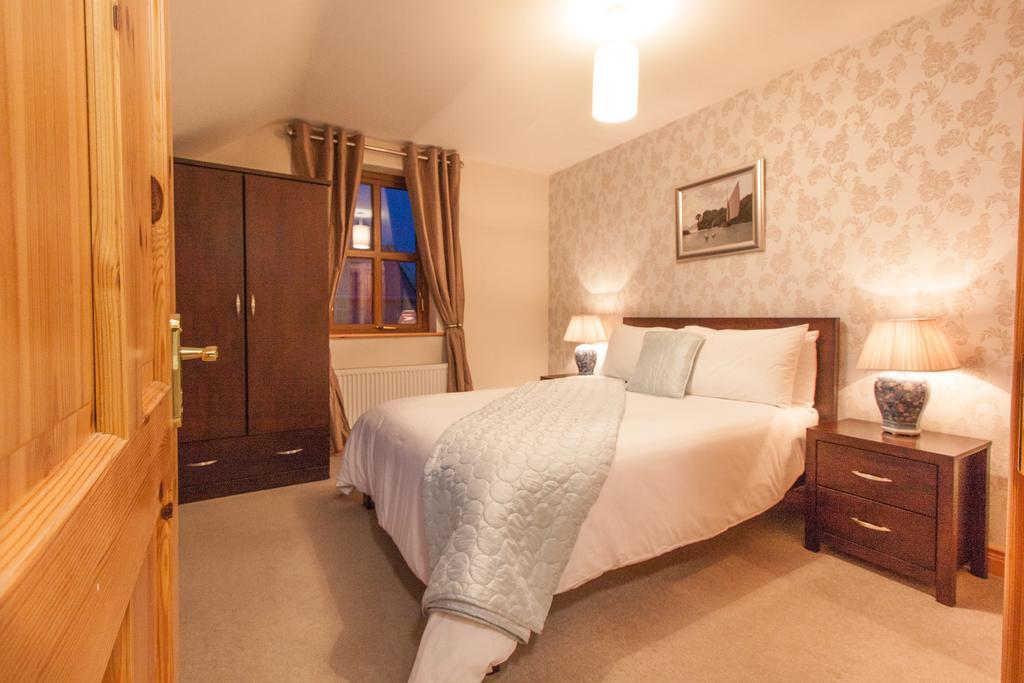 Achill Water'S Edge Bed & Breakfast Doogort ภายนอก รูปภาพ