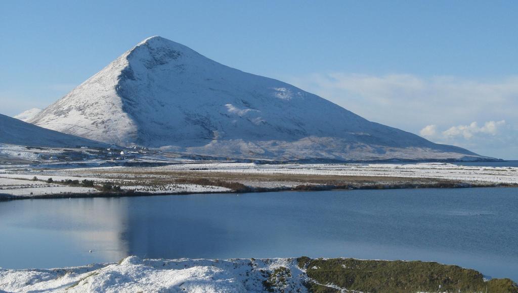 Achill Water'S Edge Bed & Breakfast Doogort ภายนอก รูปภาพ