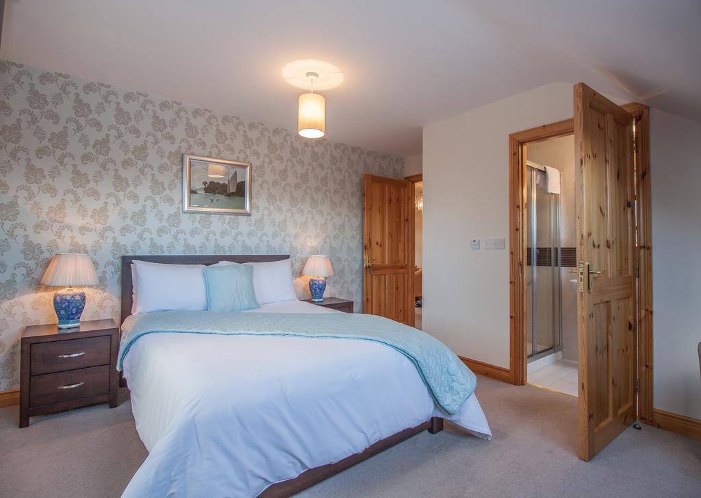 Achill Water'S Edge Bed & Breakfast Doogort ภายนอก รูปภาพ