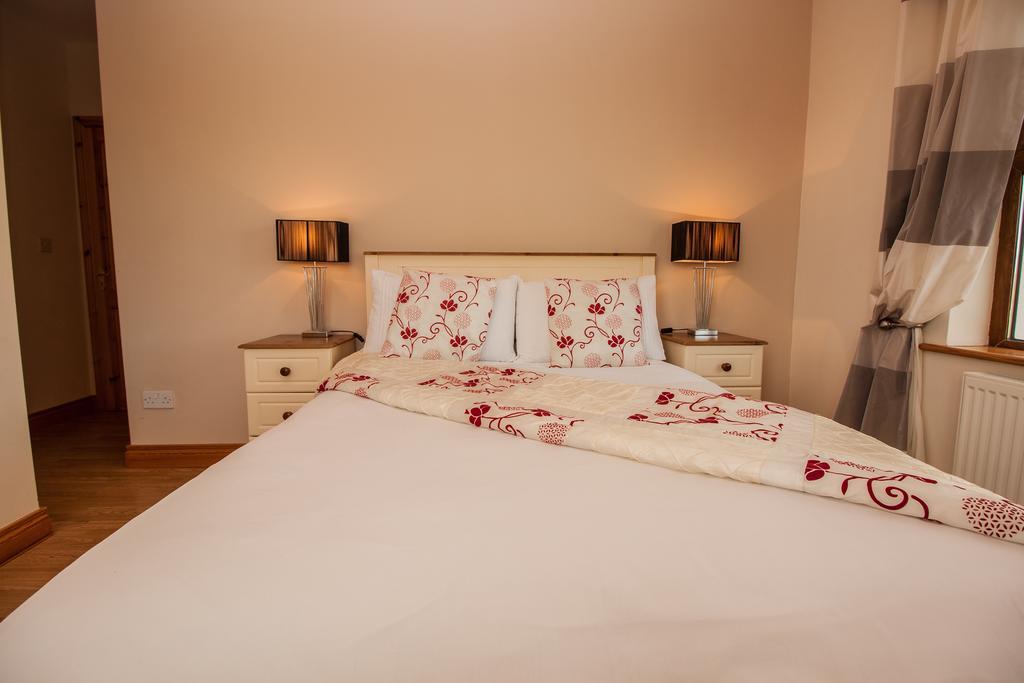 Achill Water'S Edge Bed & Breakfast Doogort ภายนอก รูปภาพ