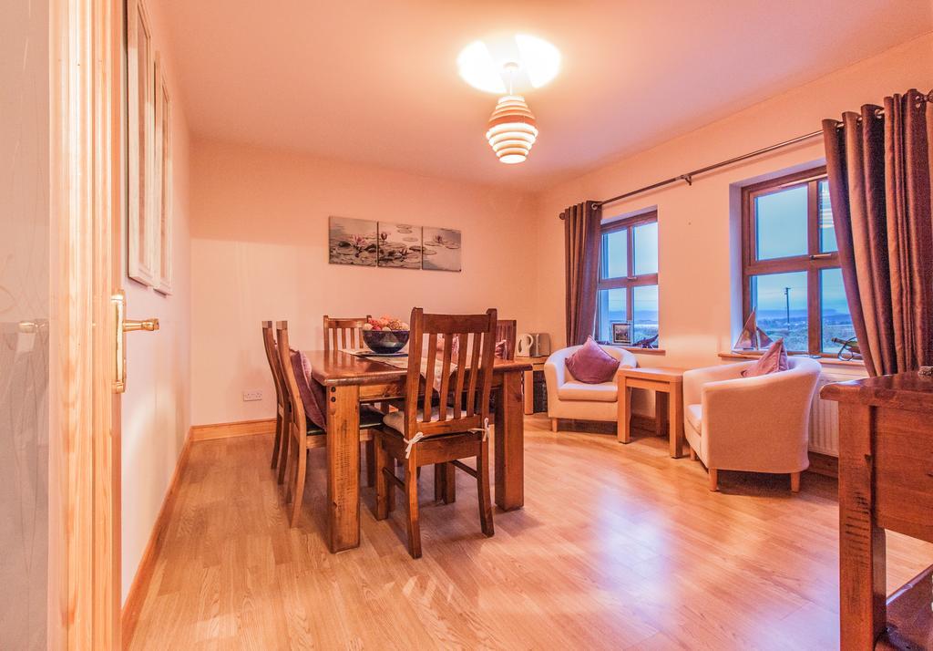 Achill Water'S Edge Bed & Breakfast Doogort ภายนอก รูปภาพ